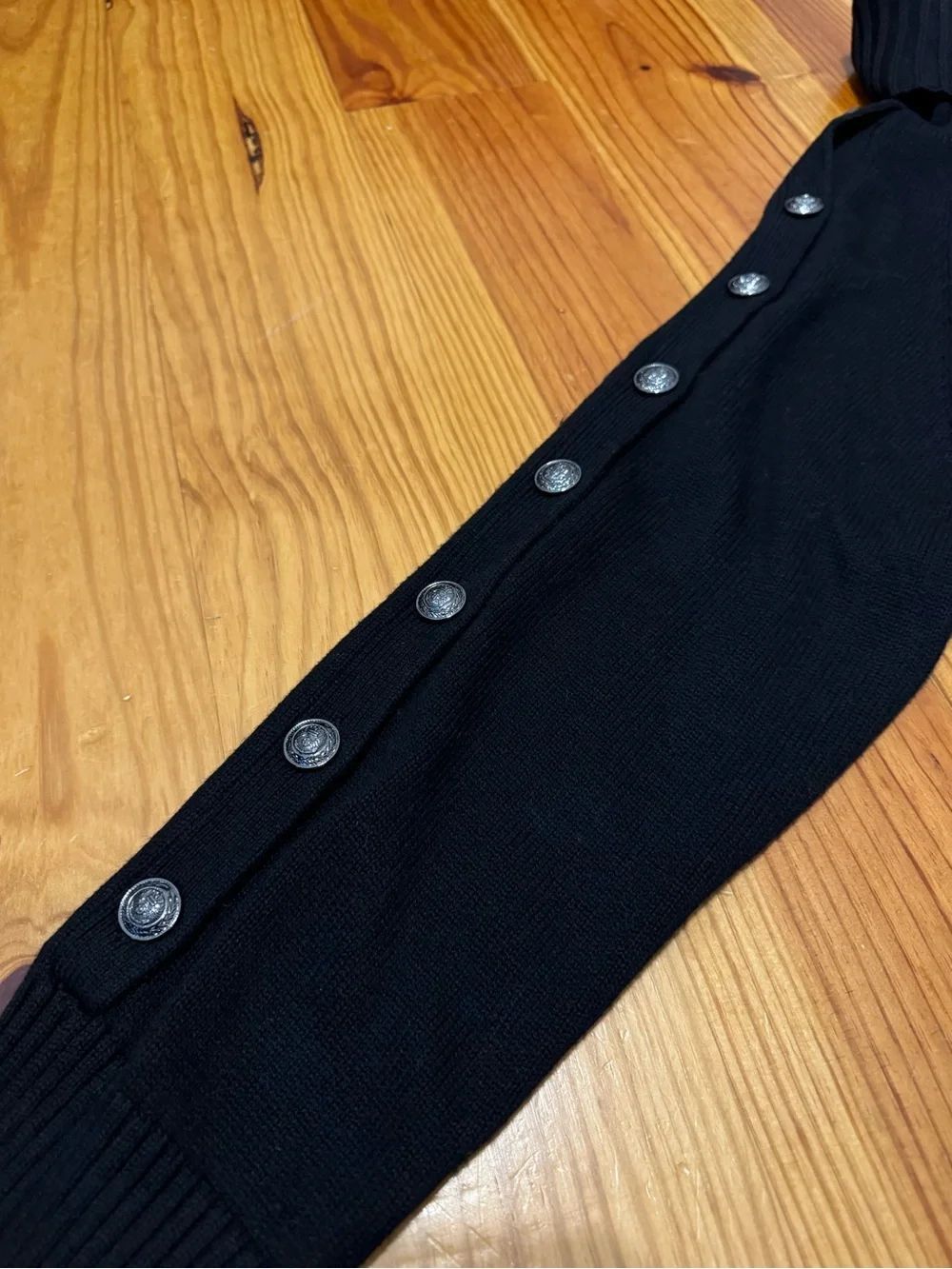 L'AGENCE Kenny Cold Shoulder Sweater Black Button Knit Women’s SIZE MED - Picture 6 of 13